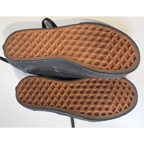 Vans Black Canvas Shoes in Black - Youth Size 1 - Picture 9 of 9